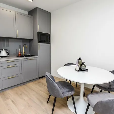 Luxury Maluno Vilos דירה